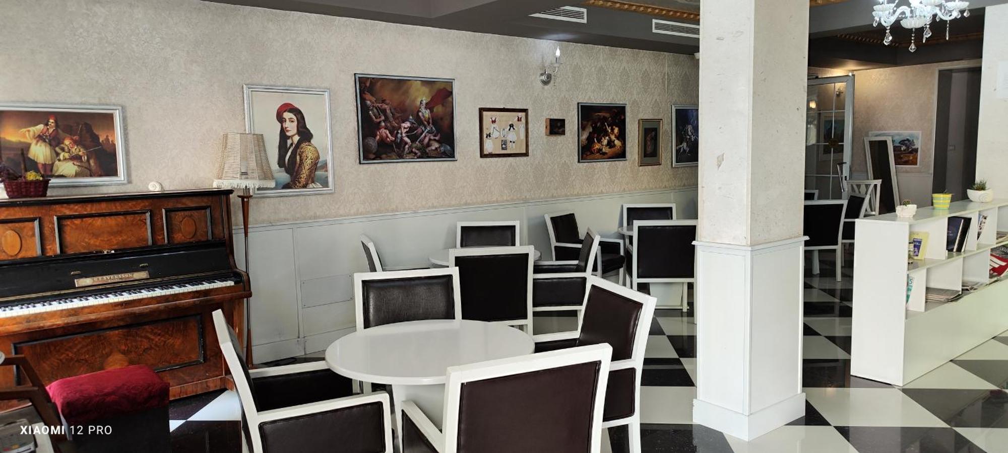 Hotel Kastria Tirana Exterior photo