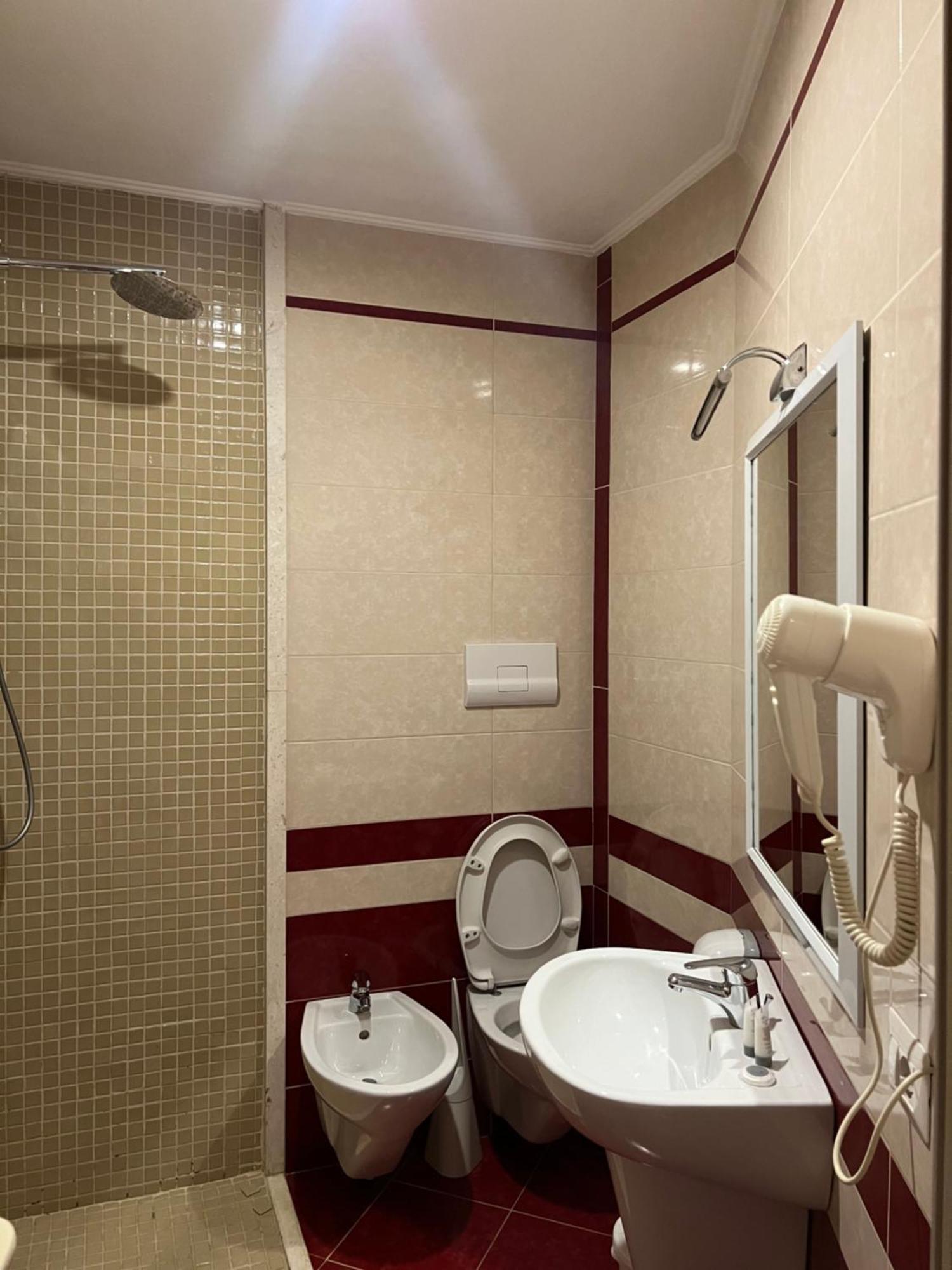 Hotel Kastria Tirana Exterior photo
