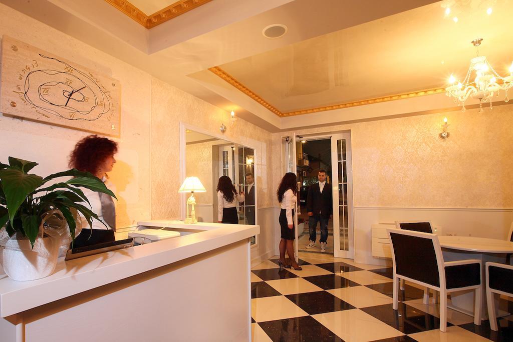 Hotel Kastria Tirana Exterior photo