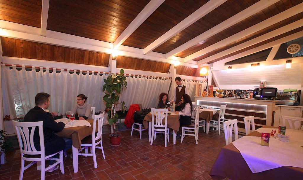 Hotel Kastria Tirana Exterior photo
